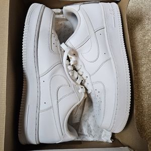 Mens Air Force 1s size 9 1/2